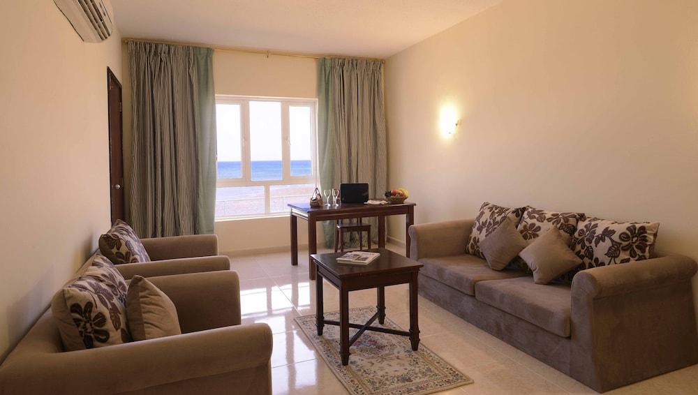 Resort Sur Beach Holiday מראה חיצוני תמונה